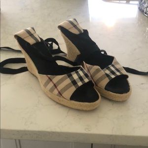 Burberry espadrilles never worn